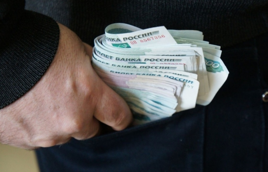 На Кубани директор предприятия «доплатил» себе 2 млн рублей