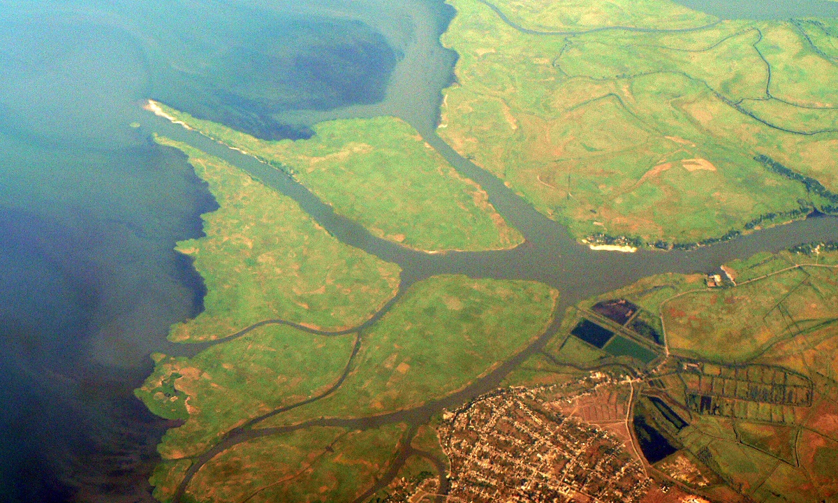 Река кубань и азовское море