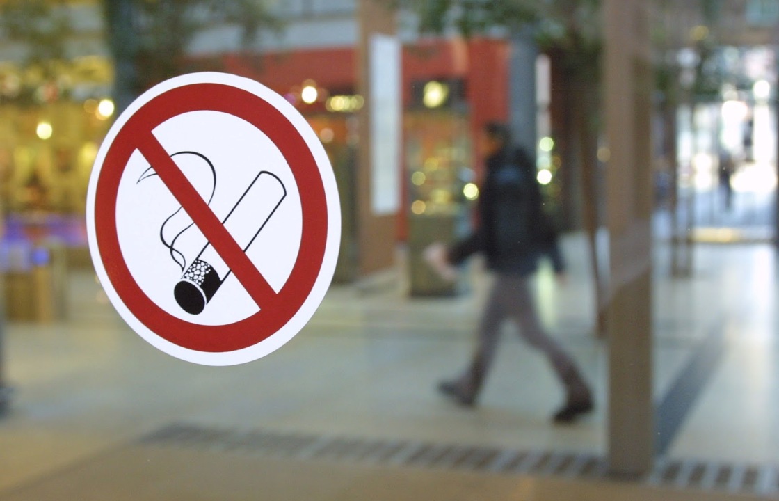 Волгоградские депутаты хотят запретить курить в ваннах и гаражах