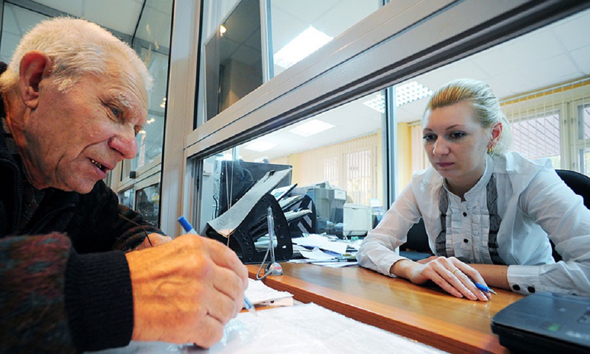 Волгоградские пенсионеры стали получать больше на 0,3%