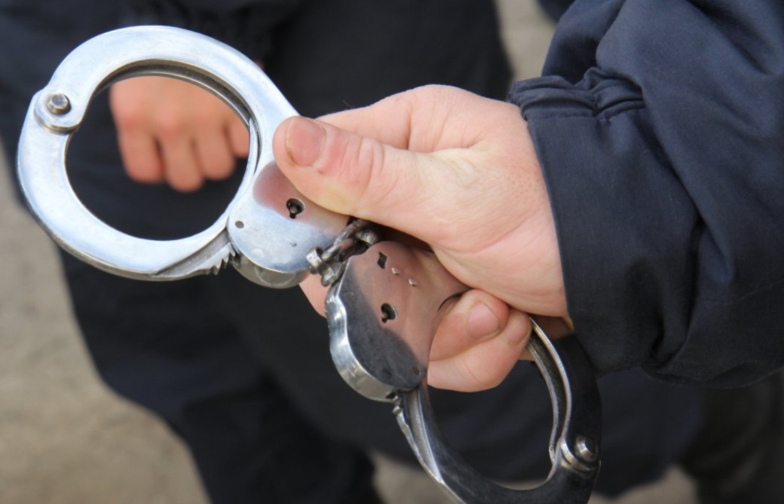 Два чиновника украли деньги при ремонте Совмина Крыма