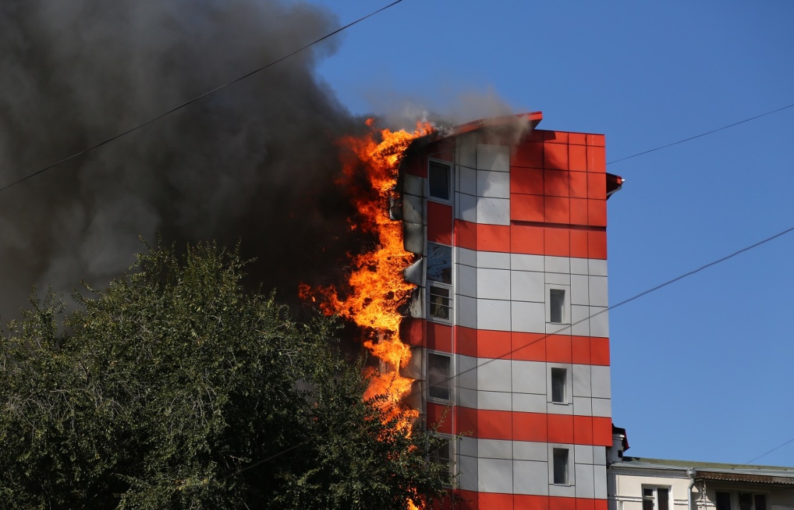 Здание сгоревшей ростовской гостиницы решили восстановить