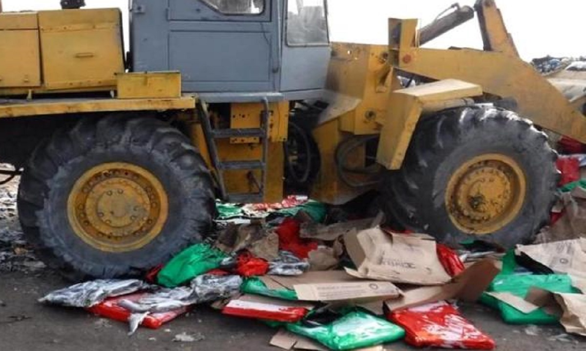 В Новошахтинске раздавили 21 тонну санкционной исландской селедки