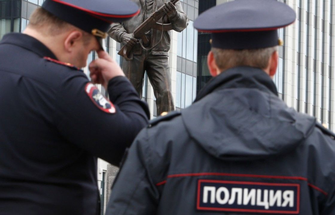 Ставропольских экс-полицейских, пытавшихся сдать задержанного в багаж, отправили в колонию