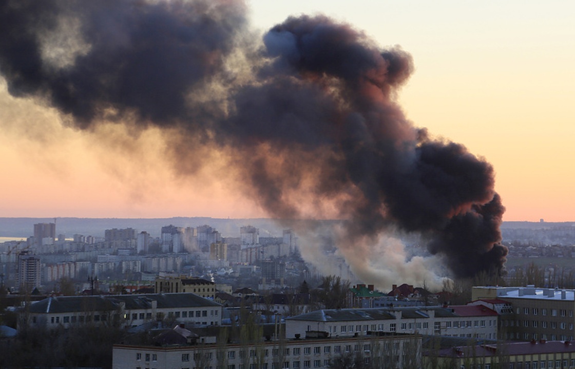 СК начал проверку по факту обнаружения тела на сгоревшем складе в Волгограде