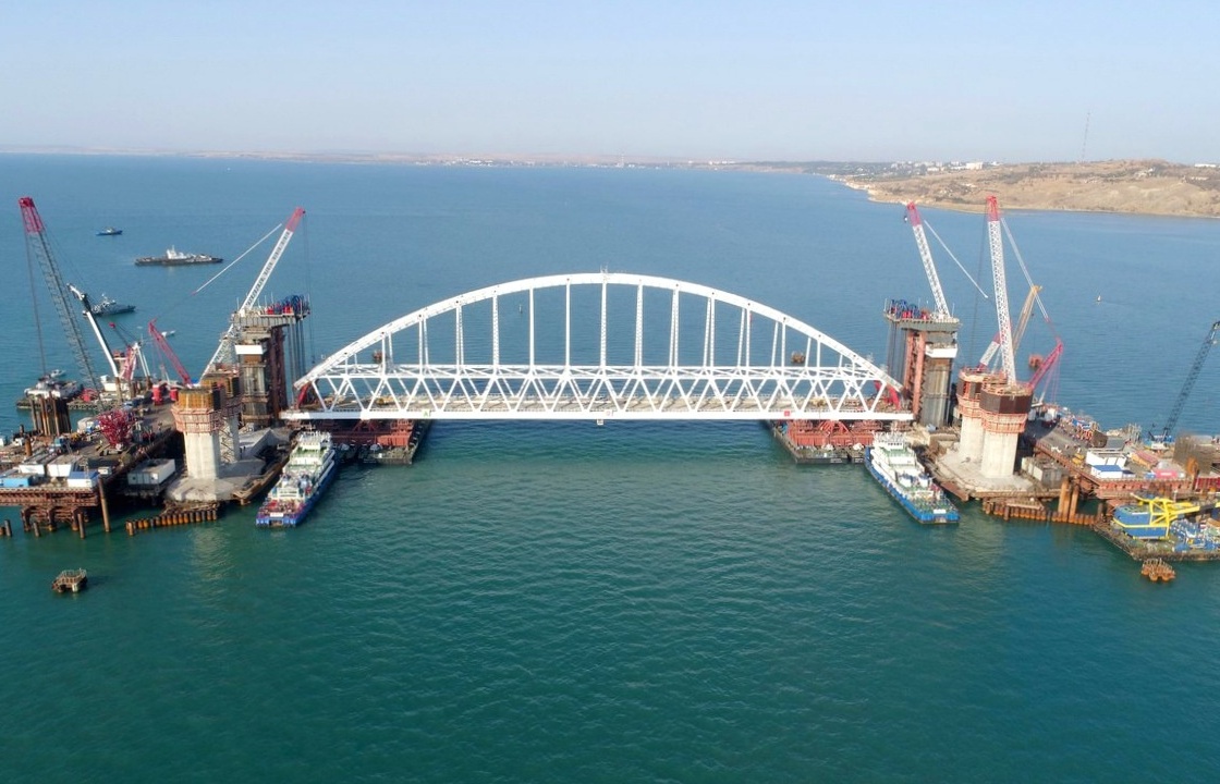 Название для Крымского моста выберут россияне