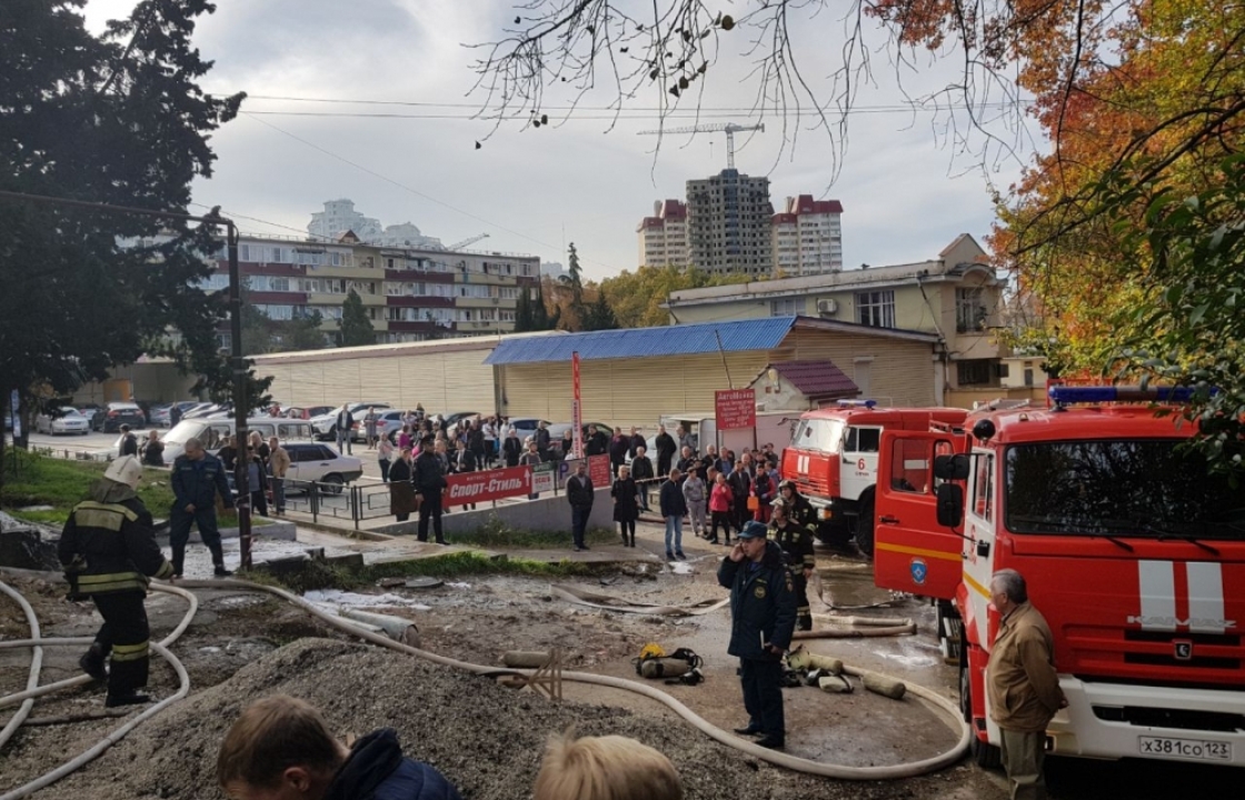 При пожаре в сочинском общежитии погиб один человек, еще 17 пострадали
