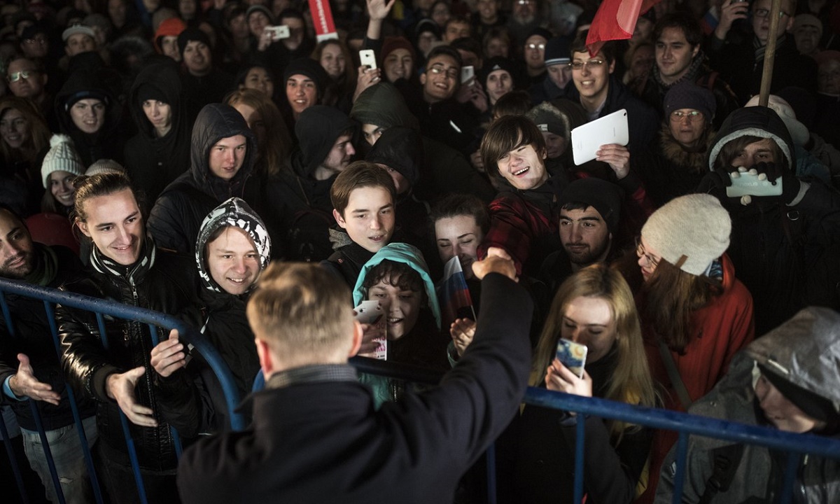 За превышение времени митинга с Навальным волгоградский активист получил 15 суток