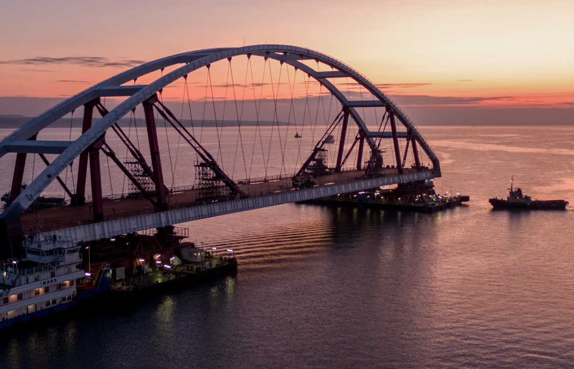 Крымский мост соединит два полуострова в конце года