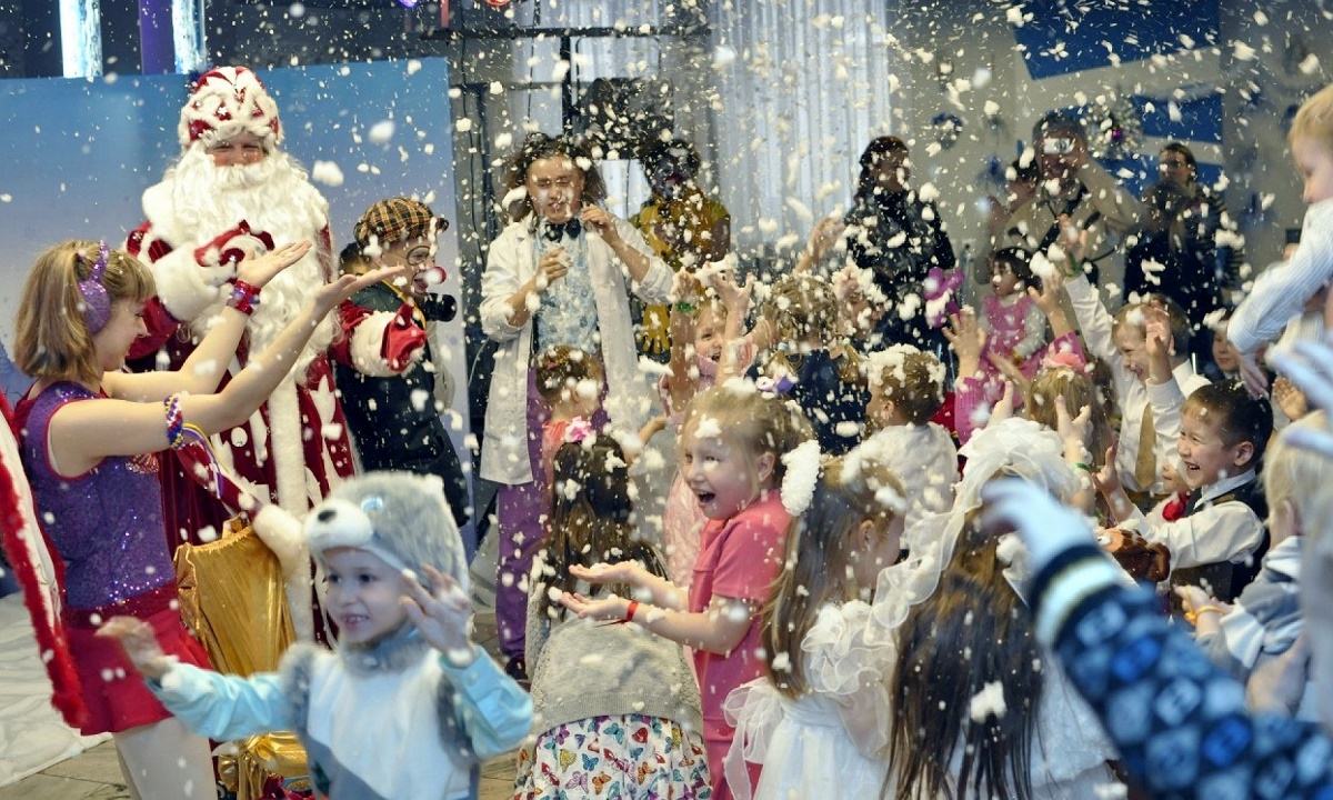 Новогодние представления особенным детям Волгограда и Ростова подарит фонд «Система»