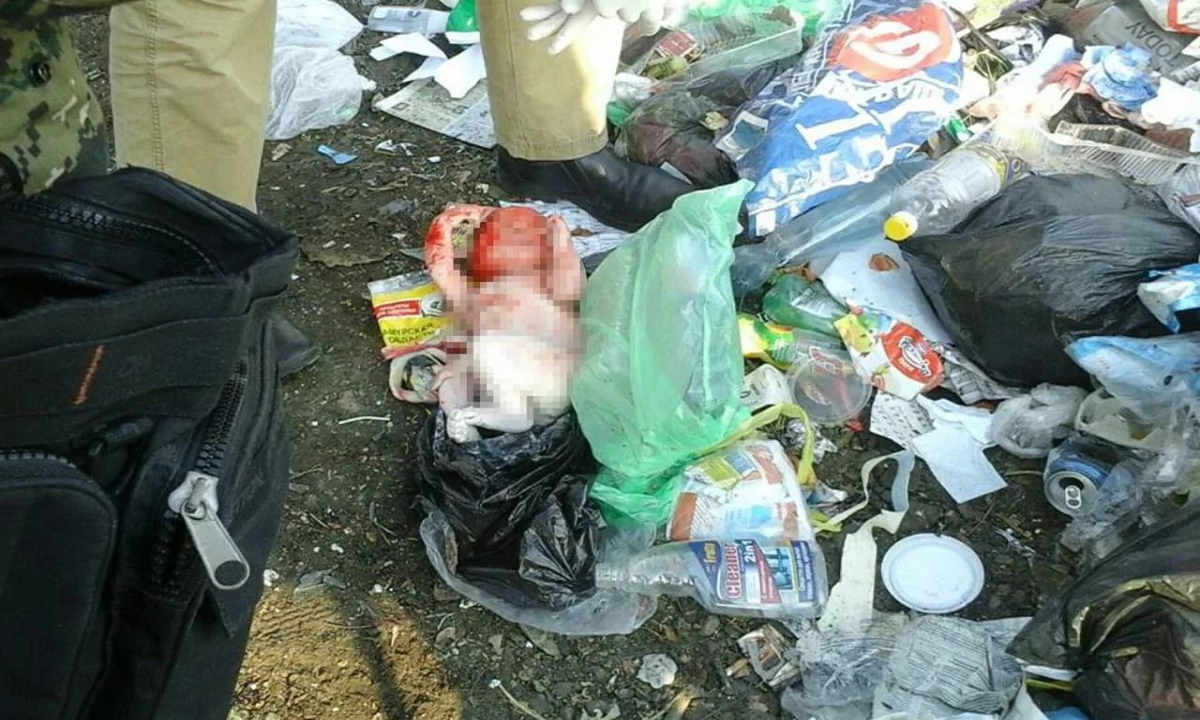 Новорожденная в Шахтах задохнулась в мусорном контейнере