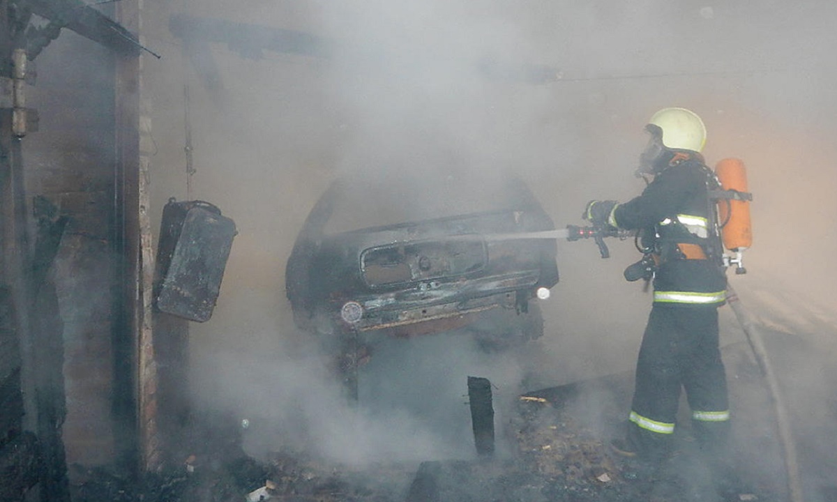 Двое таганрогцев заживо сгорели в гараже