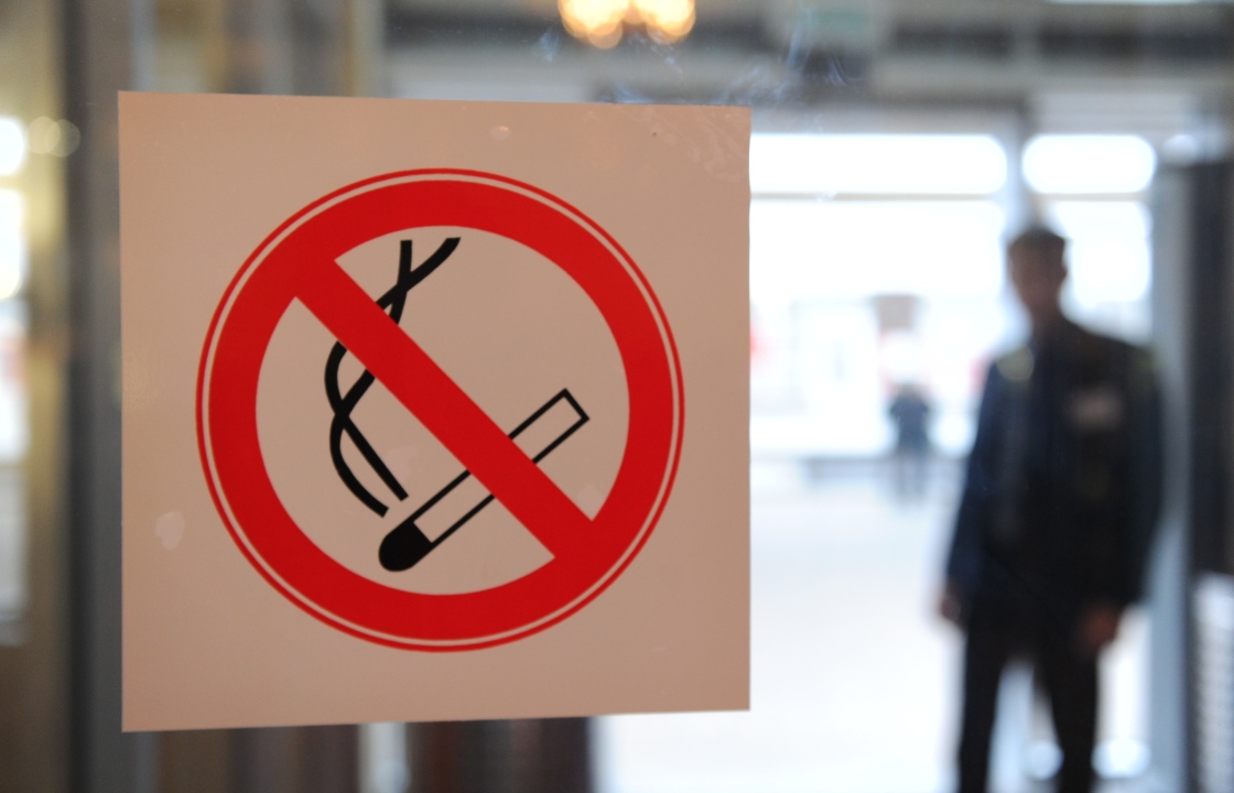 В Волгограде курящим рабочим завода угрожают лишением премий