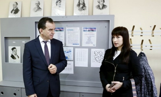 Обещание разобраться с увольнением учителя вывело Кондратьева в топ губернаторов-блогеров