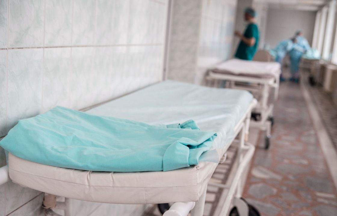 Четверо пострадавших при стрельбе в Кизляре остаются в больнице