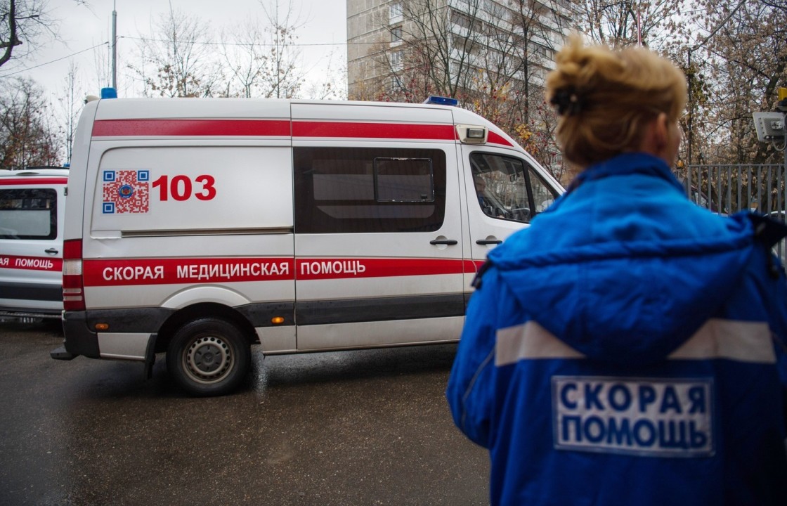 В Ростове окровавленный мужчина избил водителя скорой