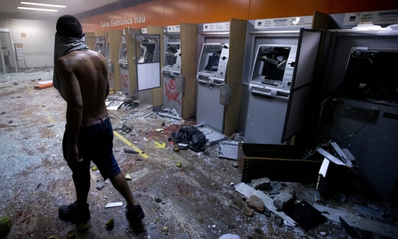 Ломавшие банкоматы кувалдой жители Кабардино-Балкарии предстанут перед судом