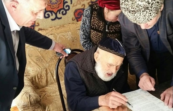 Старейший житель России проголосовал на выборах в Ингушетии