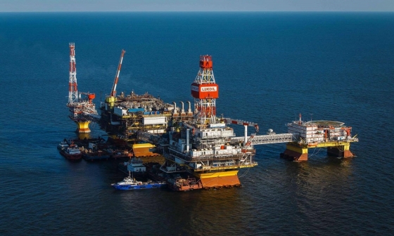Первые астраханцы проголосовали на месторождениях нефти в Каспийском море