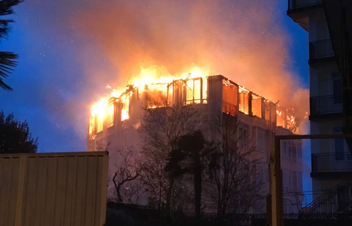 После пожара в сочинской многоэтажке проверят 162 дома