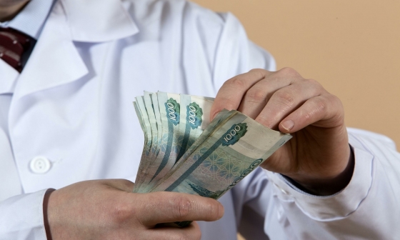 Росстат рассказал о зарплатах врачей и педагогов в Дагестане