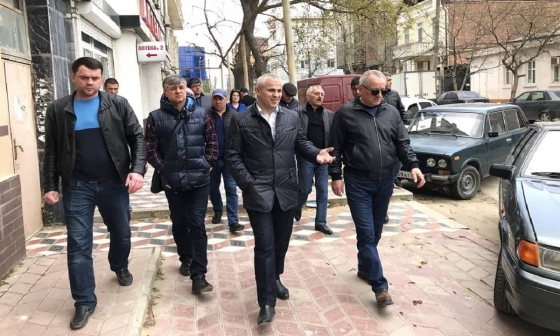 Вернуть тротуары пешеходам пообещал вице-премьер Дагестана
