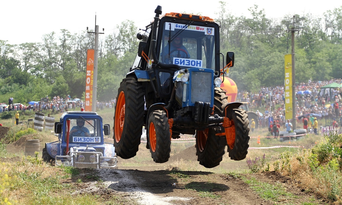 Экстремальные гонки на тракторах пройдут в Ростовской области