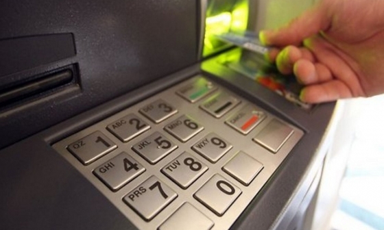 Нашедший деньги перед банкоматом житель Тихорецка обвиняется в краже