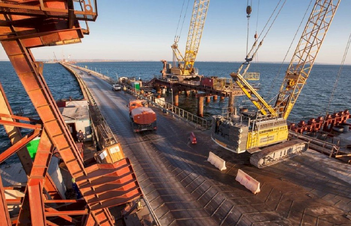 При строительстве железнодорожной части Крымского моста погиб рабочий