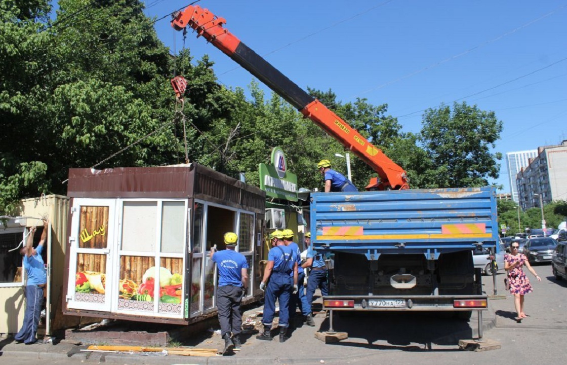 Демонтированы ларьки на пересечении Зиповской и Московской в Краснодаре