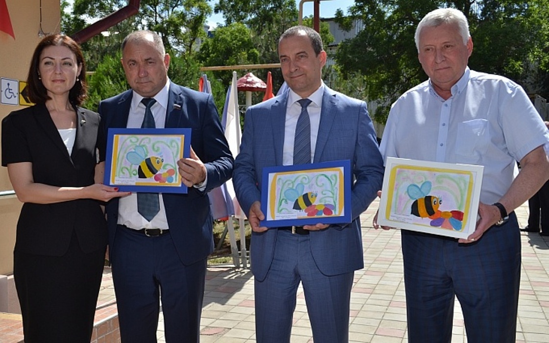 Председатель ЗСК и депутат Госдумы побывали в инновационном детском саду в Анапе