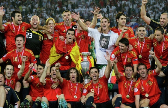 Сборную Испании по футболу в Краснодаре встретят Галицкий и Первышов