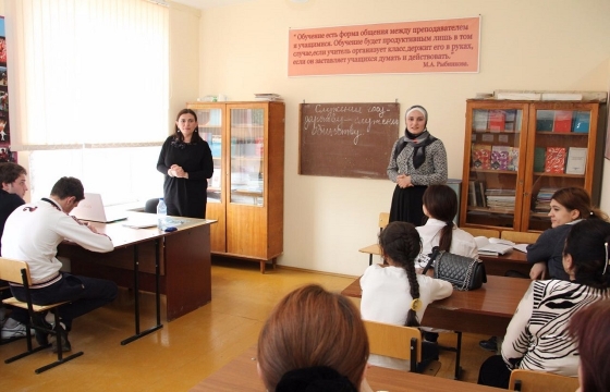 Врачи и учителя Северного Кавказа признаны самыми бедными в стране. Сравним реальные зарплаты
