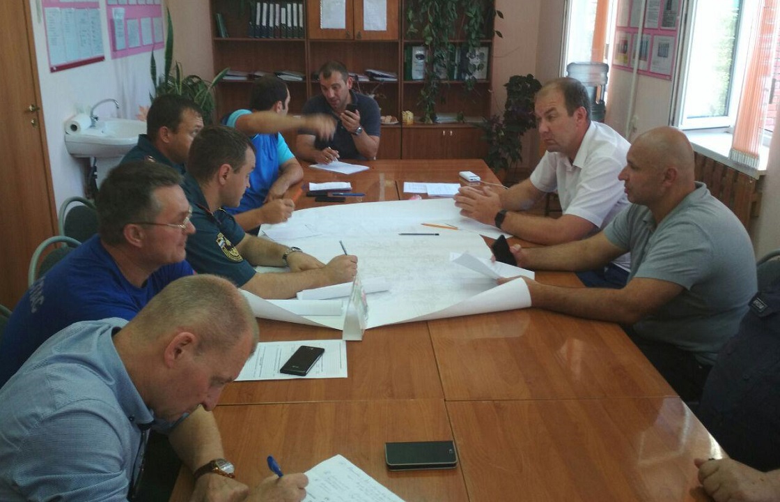 С пострадавшими от подтопления в селе Дефановка работают представители администрации