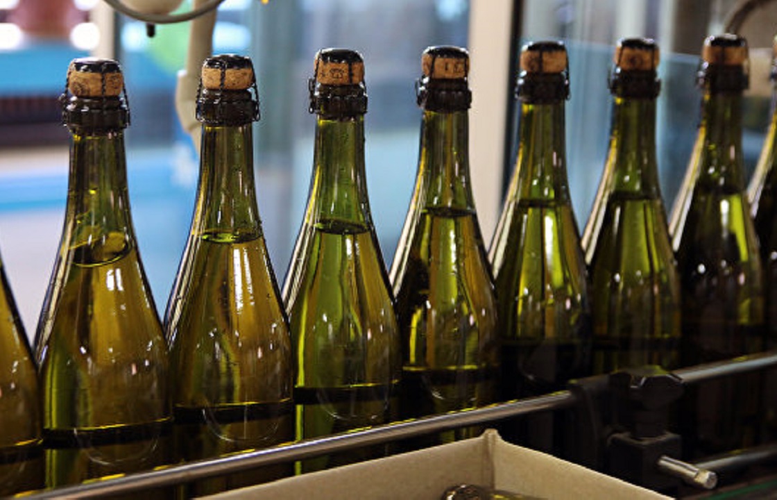 От водки к шампанскому: Beluga купила винодельню «Вилла Романов» в Тамани