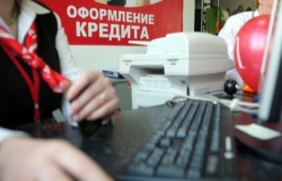 Сотрудник банка на Ставрополье шантажировал компроматом и оформлял кредиты без ведома клиентов
