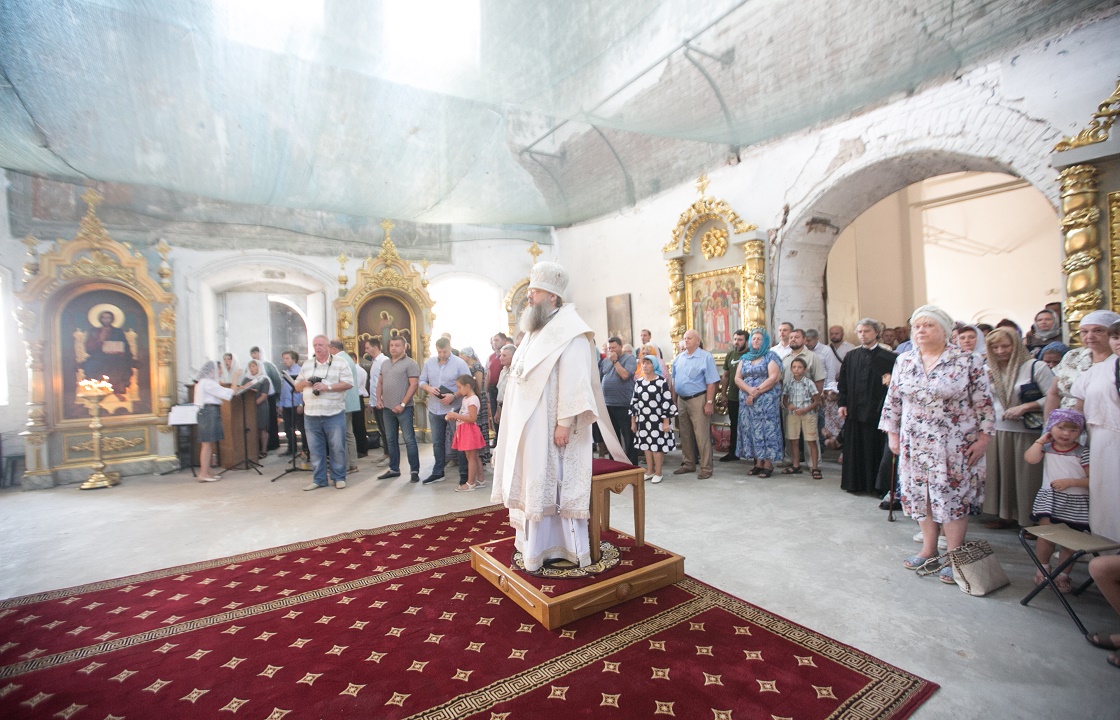 Ростовский митрополит удивился, не увидев казаков на празднике в казачьем храме
