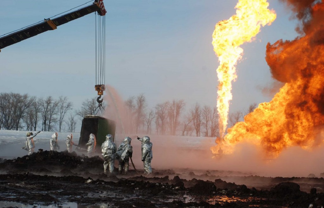 Трое рабочих пострадали при пожаре на нефтяной скважине в Ставропольском крае