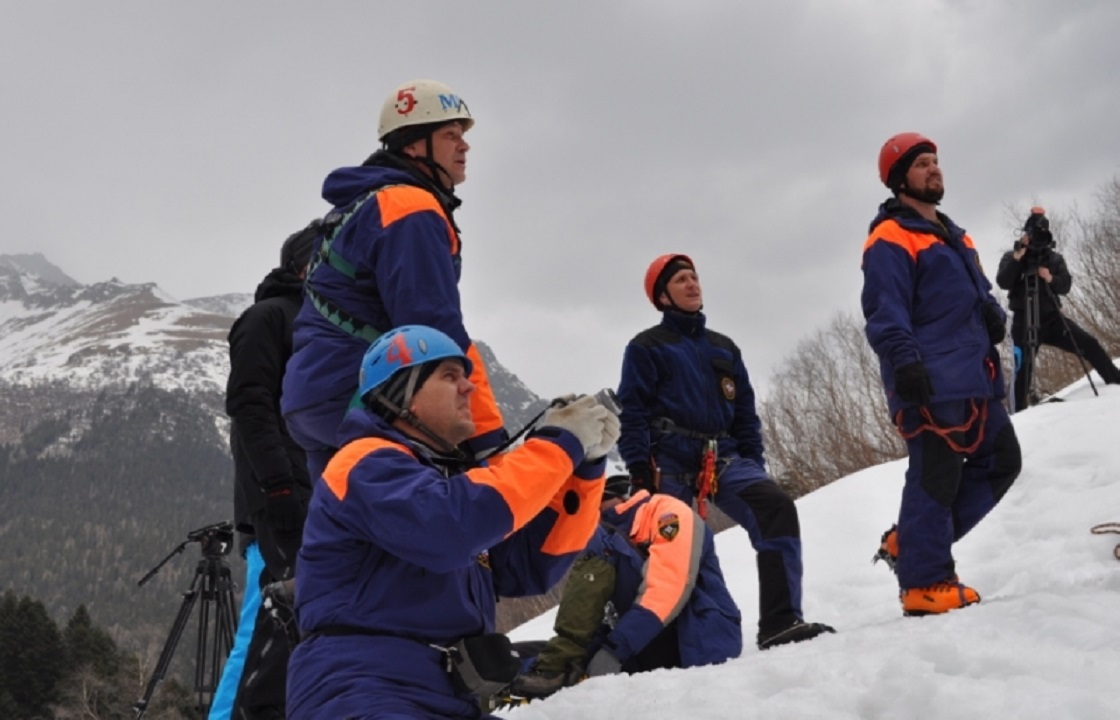 Тела трех альпинистов найдены в горах Северной Осетии