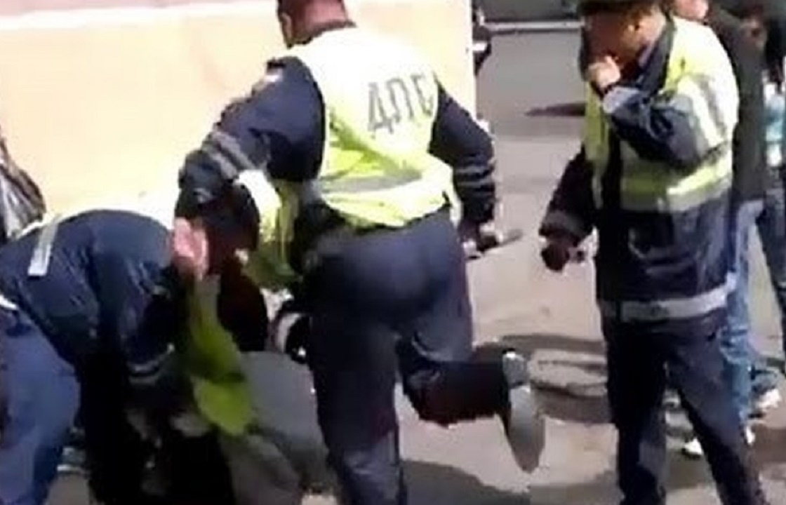 Замкомандира роты ДПС в Севастополе избил подчиненного за неудачную парковку. Видео