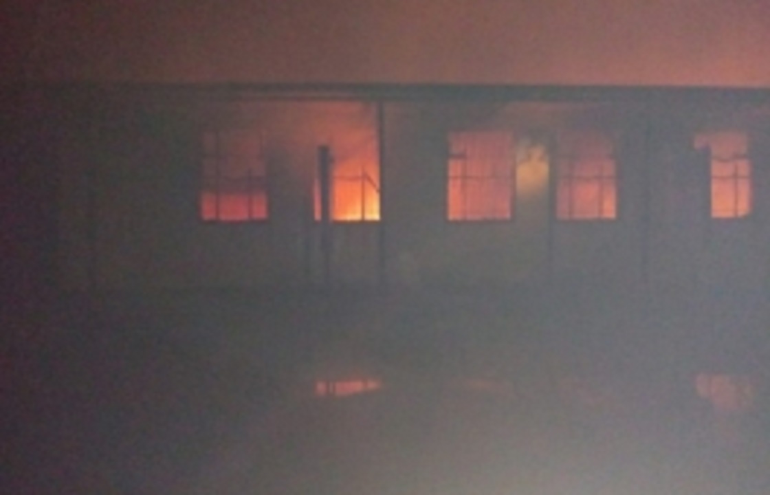 Пять часов ушло на тушение сгоревшего рынка в Ахтубинске