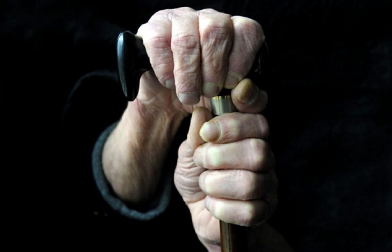 Слепого пенсионера из Волгоградской области судят за убийство сожительницы