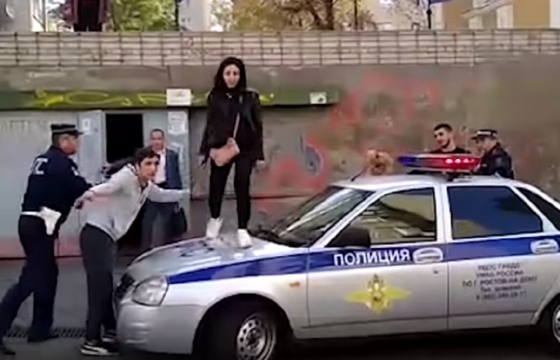 5 молодых ребят, матерившихся на ростовских сотрудников ДПС, стали фигурантами уголовного дела. Видео