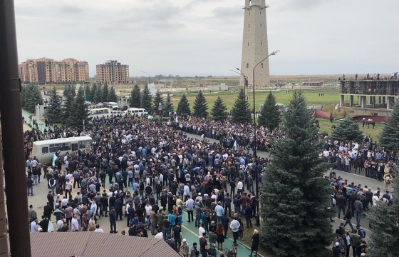 В столице Ингушетии проходит митинг против ратификации соглашения о границе с Чечней. Видео и фото