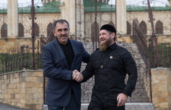 Кадыров попросил Евкурова передать добрые пожелания ингушскому народу