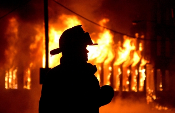В частном доме на Кубани сгорели заживо женщина и двое детей