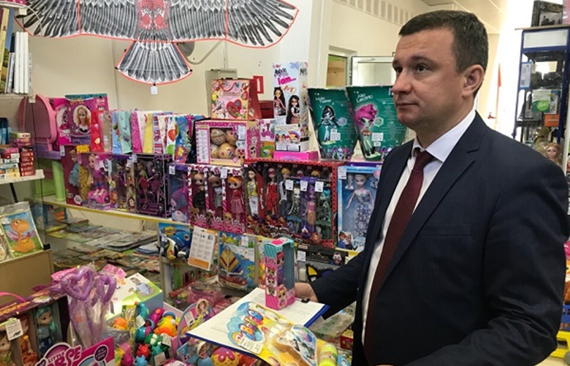 Единоросс предотвратил продажу немаркированных игрушек в Волгограде