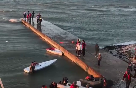 Следователи начали проверку по факту опрокидывания лодок на парусной регате в Геленджике. Видео