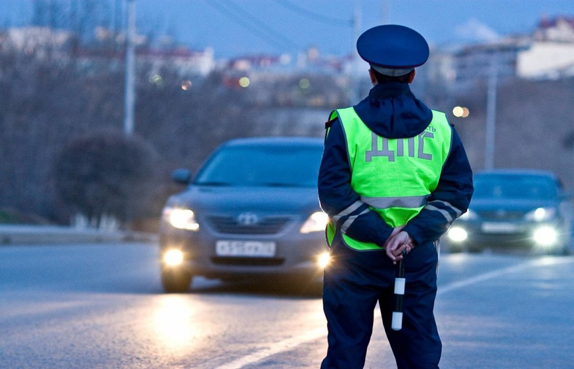 Избившие водителя инспекторы ДПС из Калмыкии остались на свободе