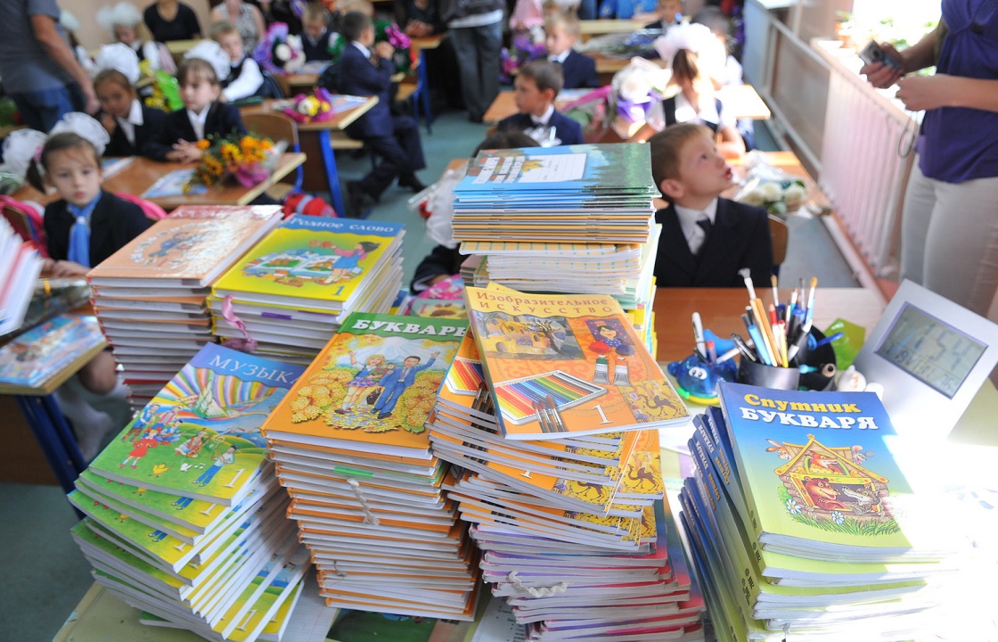 Школьные учебники в Дагестане будут помечать, чтобы их не продавали
